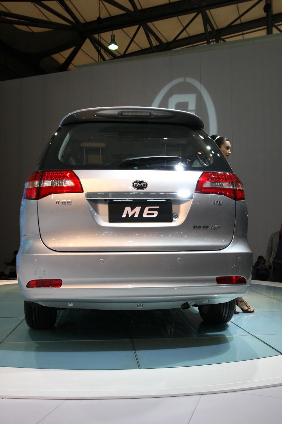  BYD M6 2010 года  (фото 22 из 23)